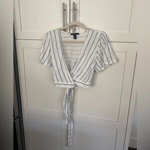 Forever 21 cropped tie top size m